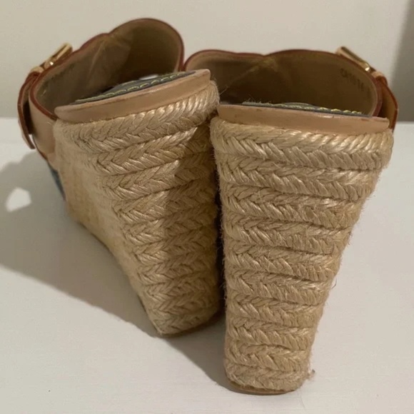 LV . Monogram Denim and Leather Espadrilles . 38 - Picture 7 of 15